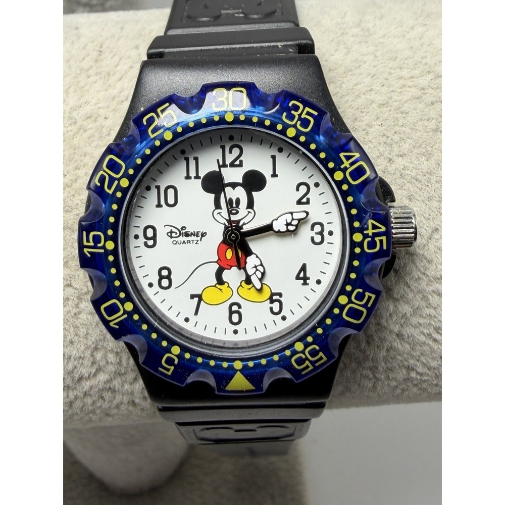 Disney Parks Mickey Mouse Ladies Watch New Battery 28MM‎ 7.5" FAC-006683-18060